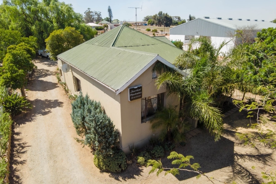 8 Bedroom Property for Sale in Moorreesburg Western Cape